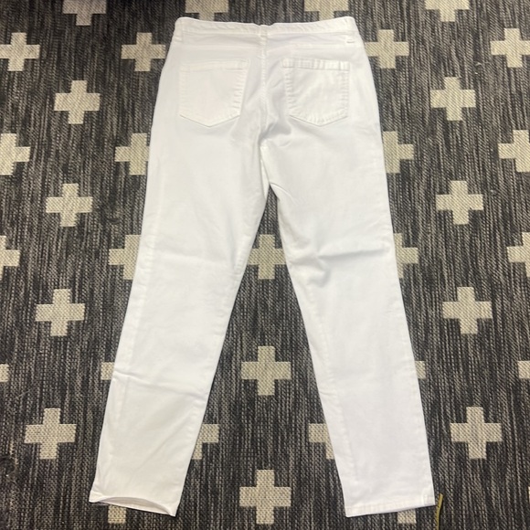 Buffalo Size 6 Jeans & Medium Top Outfit - Picture 5 of 5